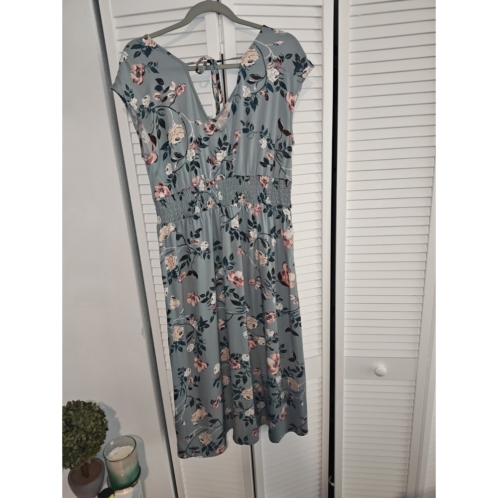 Maurices Womens M Blue Floral Midi Dress Smocked Waist Keyhole Back - Picture 4 of 12